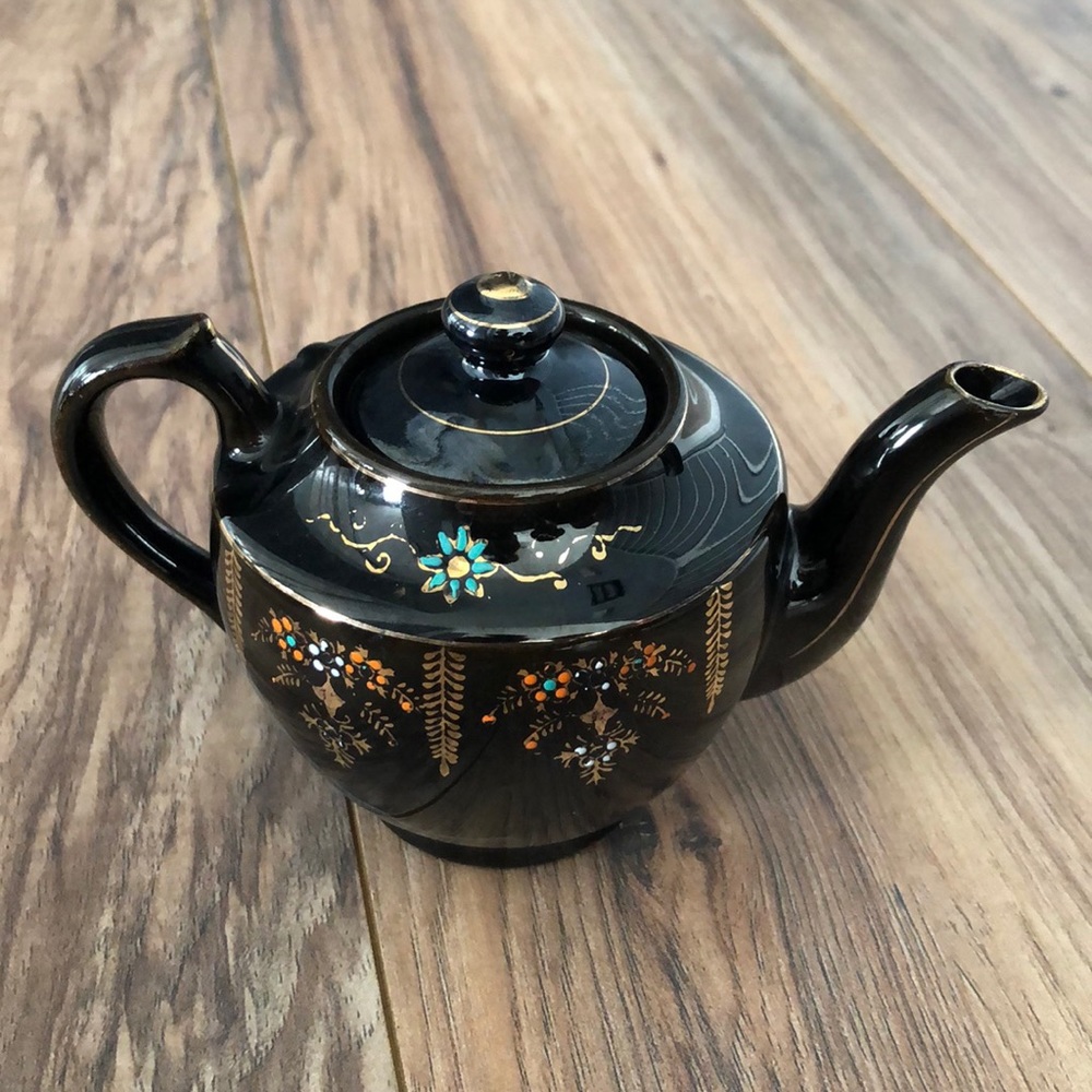 Gorgeous Japanese Style Teapot